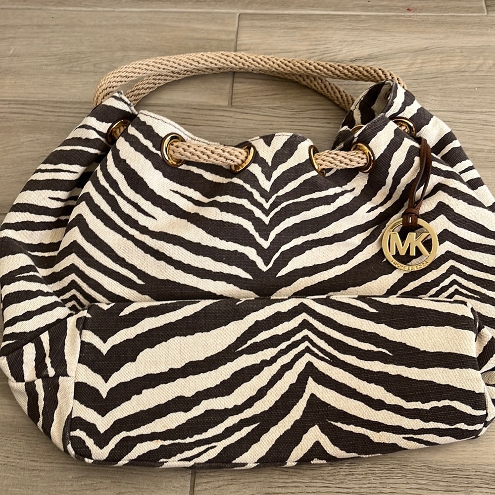 Micheal Kors animal print purse